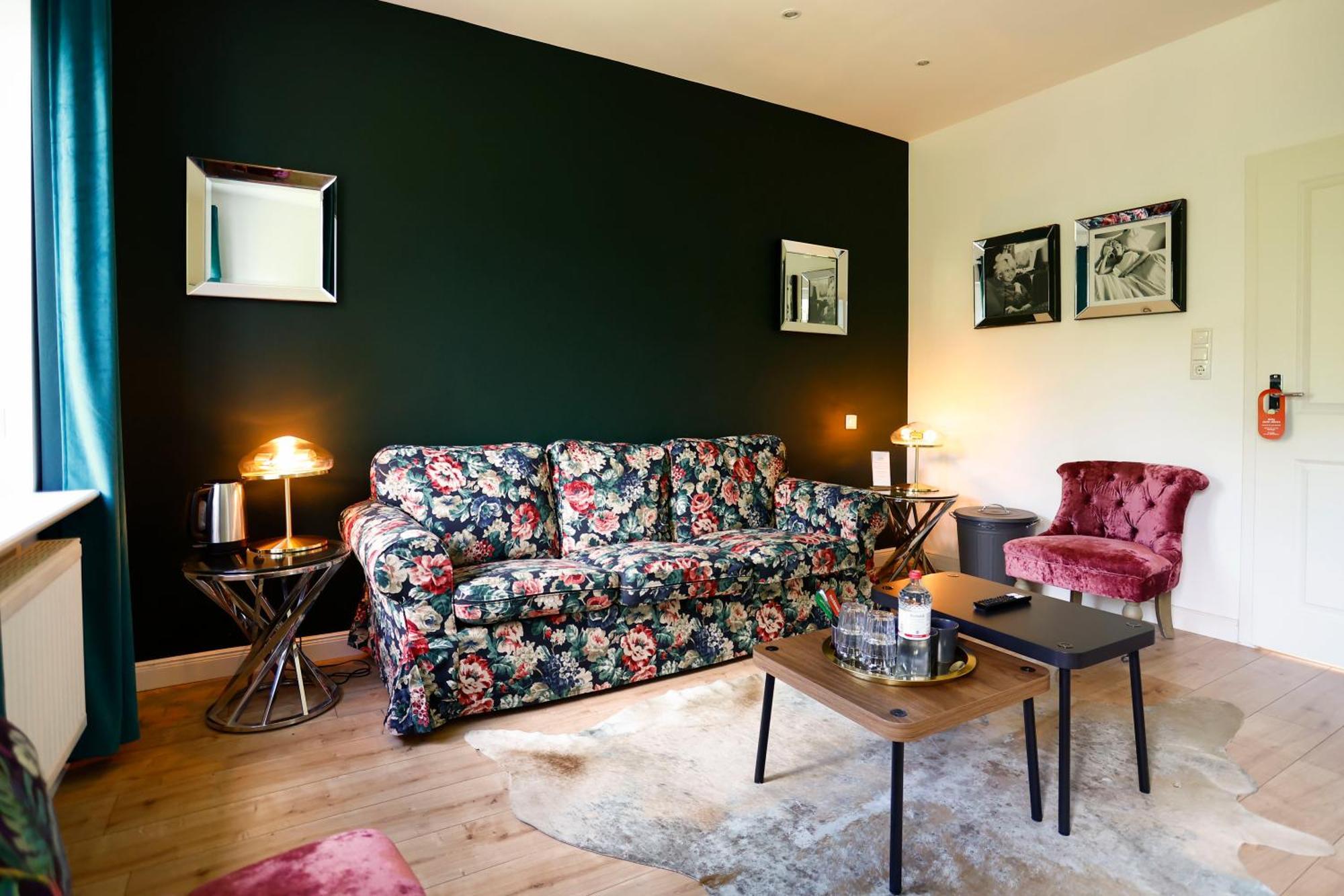 Sleephotels Alsterroom Hamburgo Exterior foto