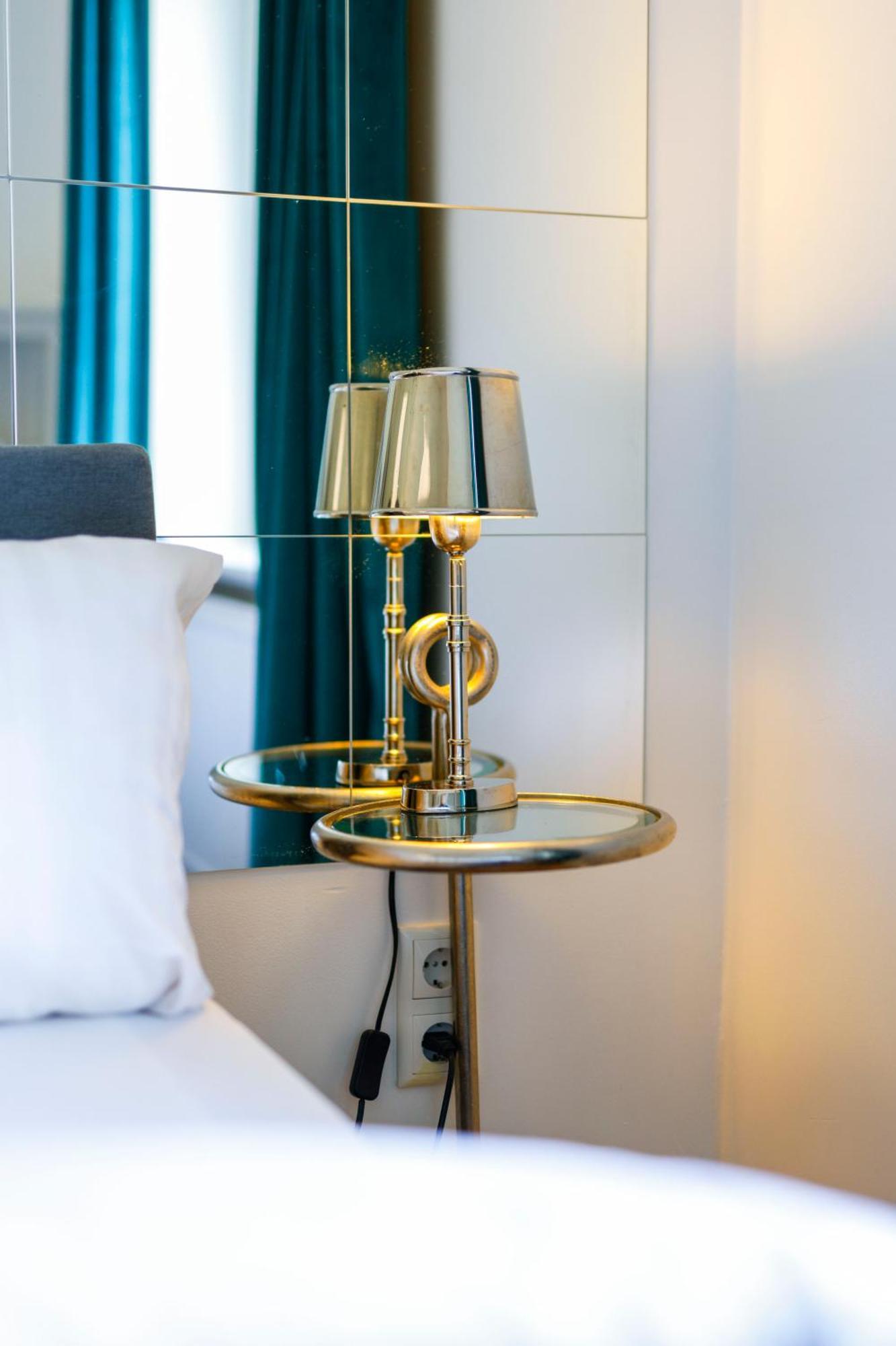 Sleephotels Alsterroom Hamburgo Exterior foto