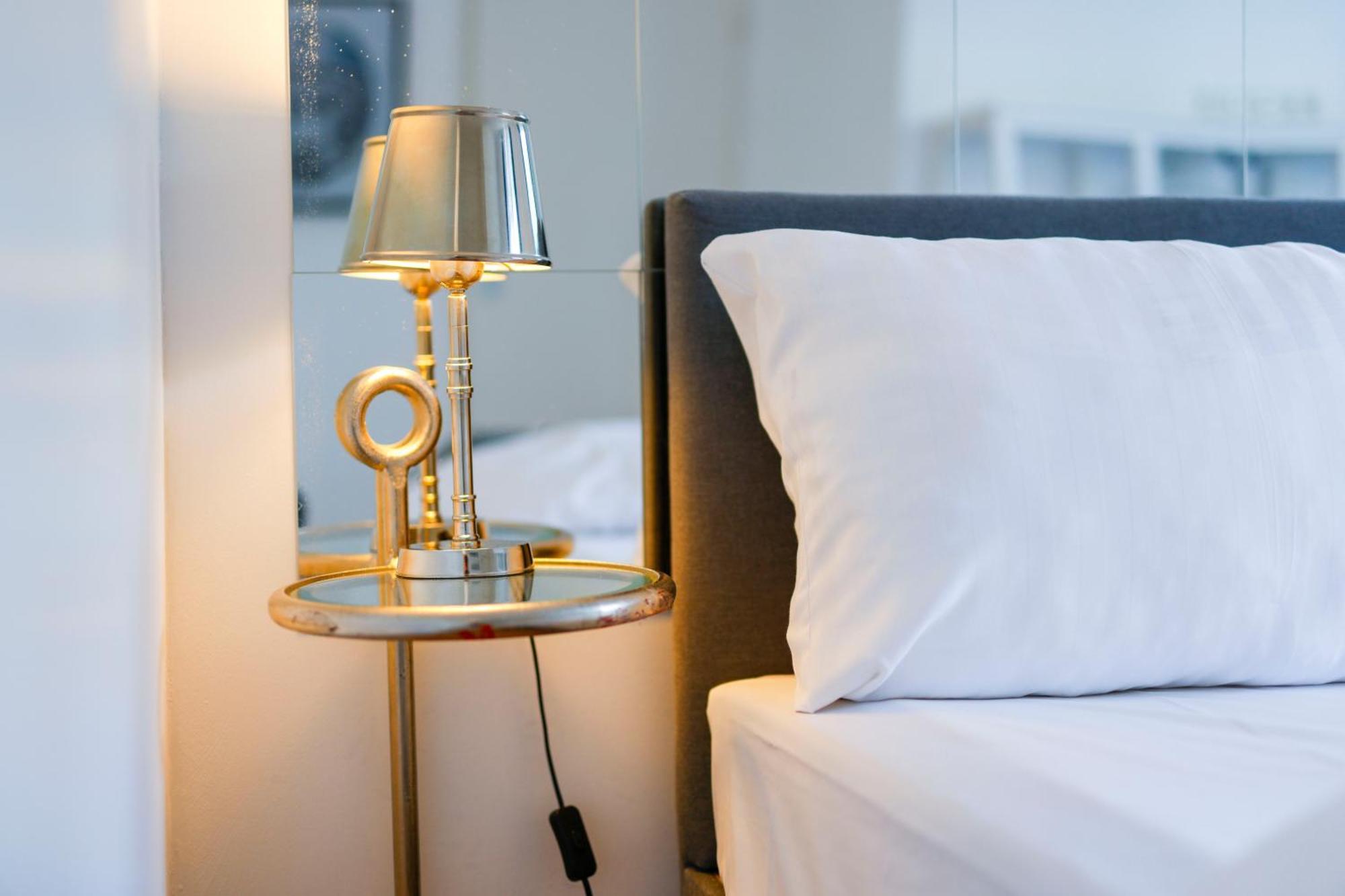 Sleephotels Alsterroom Hamburgo Exterior foto